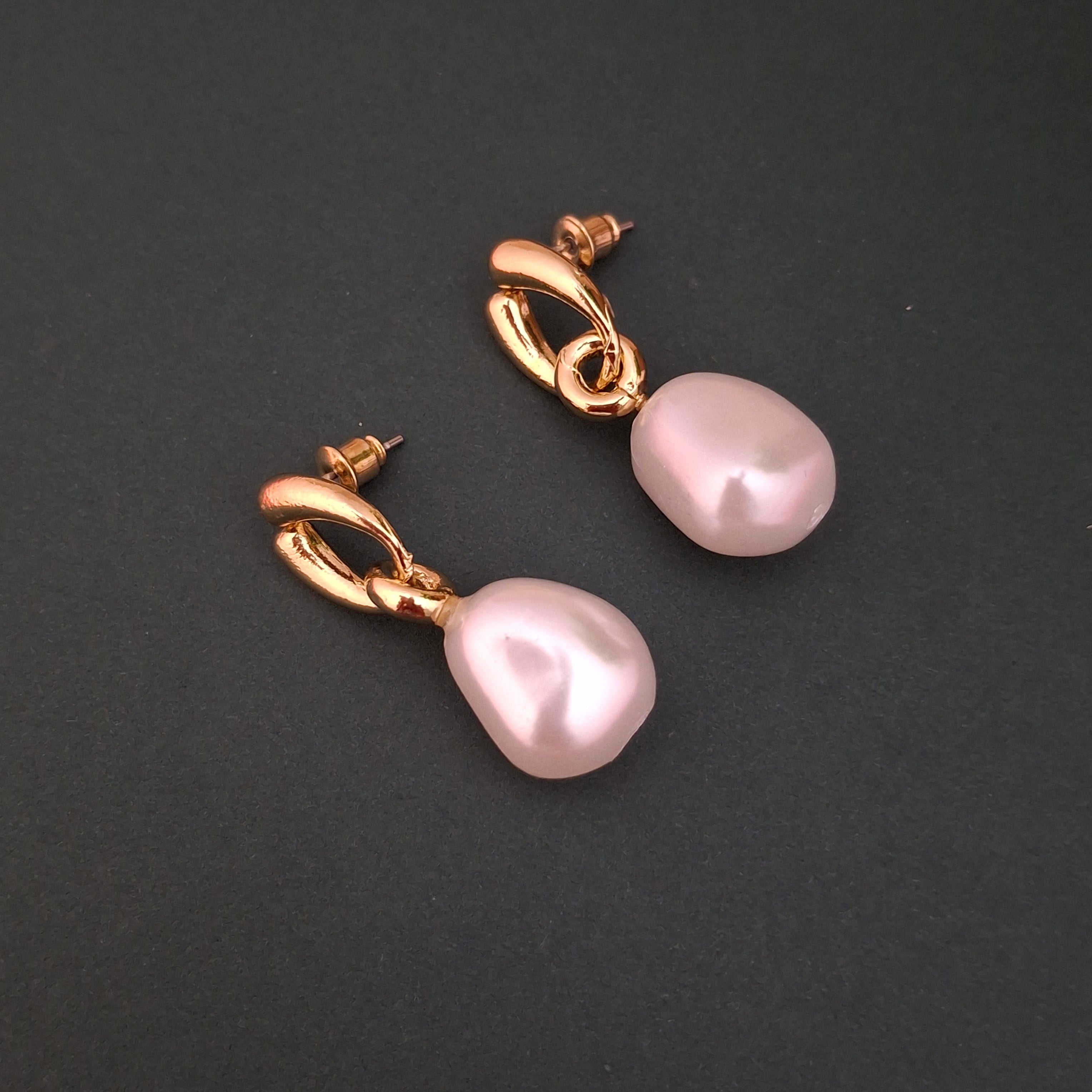Baroque Pearl Drop Earrings - Kaanke
