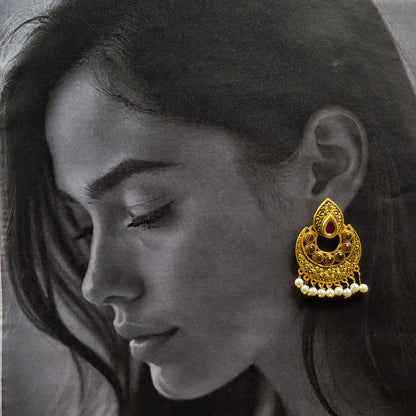 Crescent Grace Earrings - Kaanke